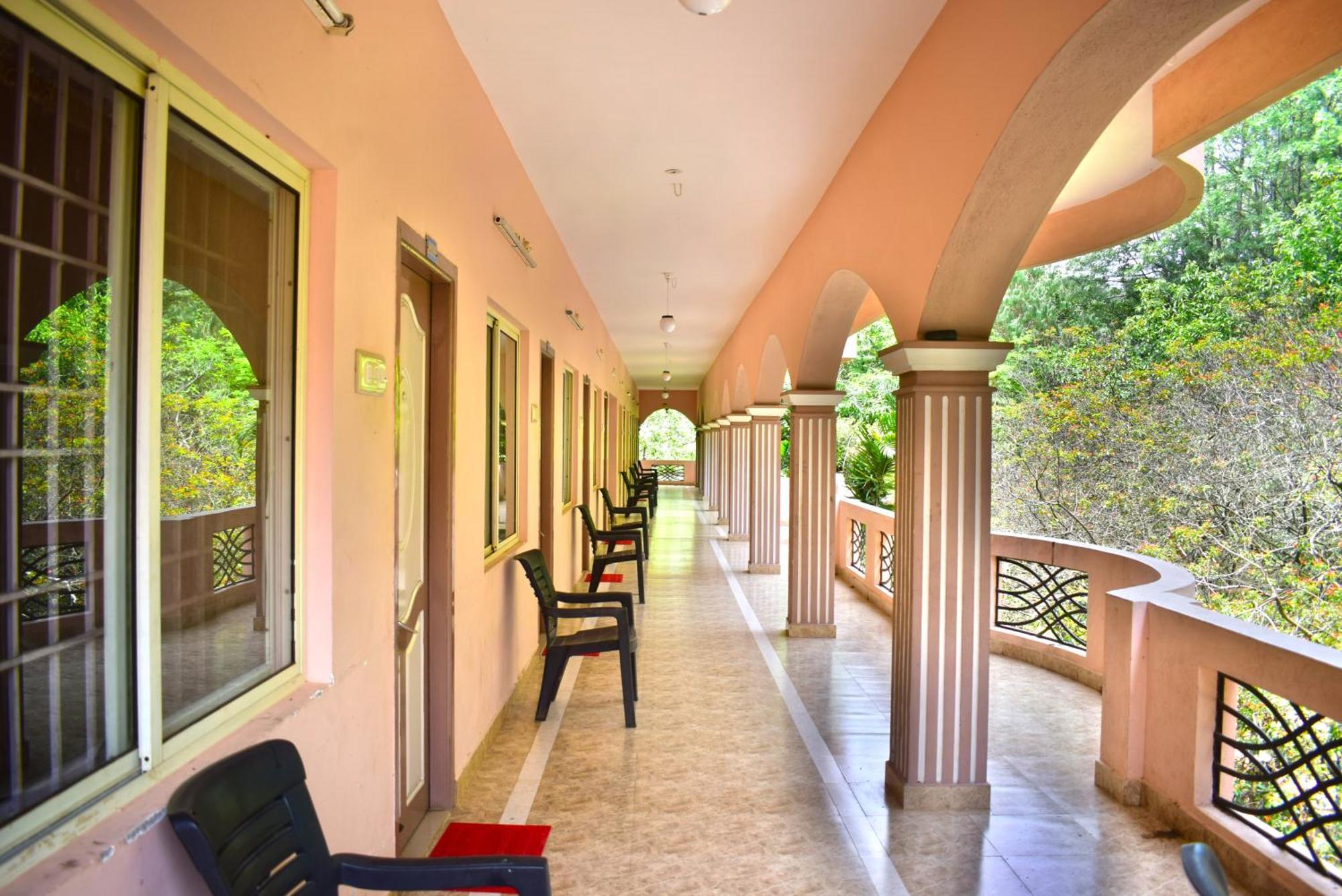 Jains Royal Palace Resorts Yelagiri Εξωτερικό φωτογραφία