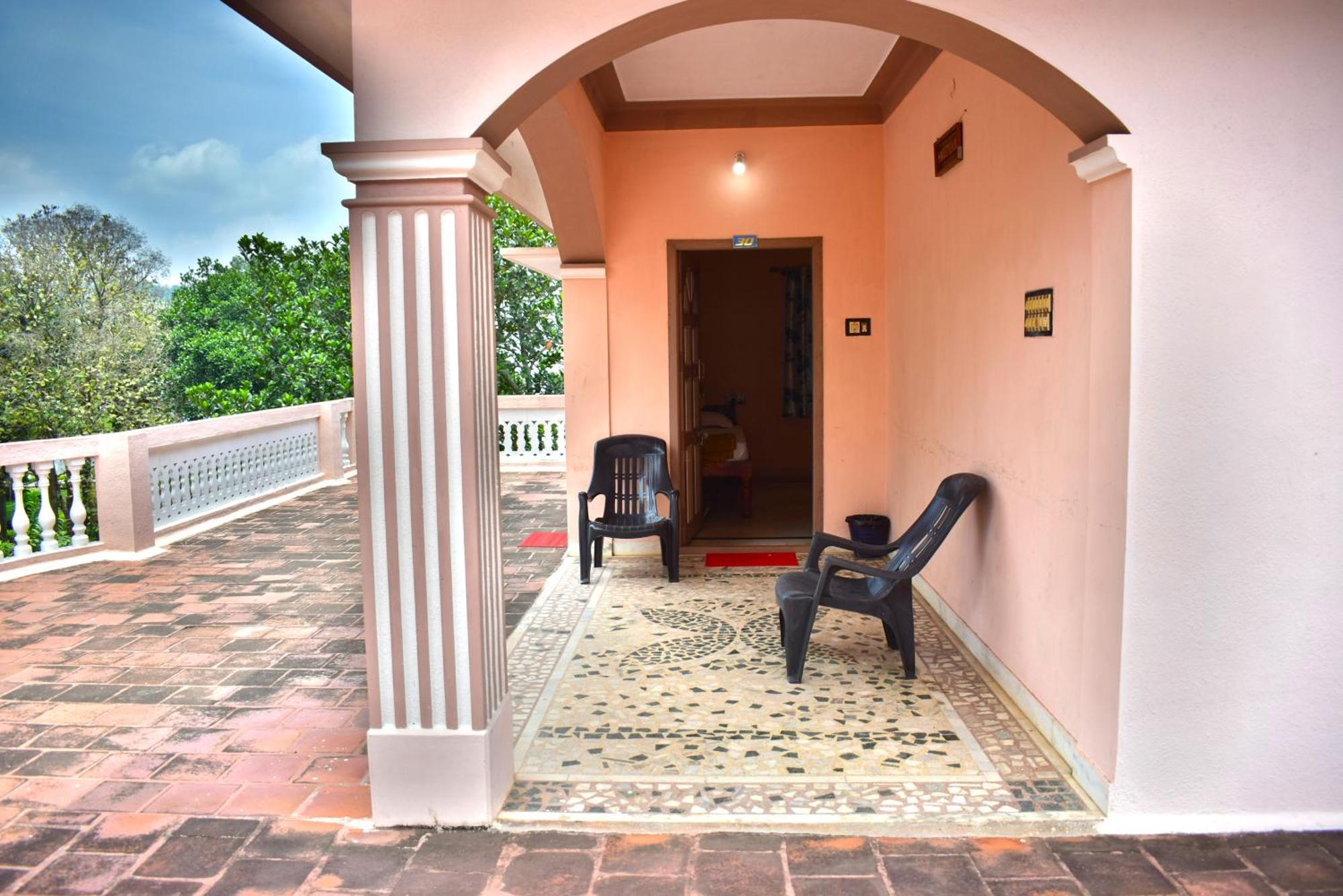 Jains Royal Palace Resorts Yelagiri Εξωτερικό φωτογραφία