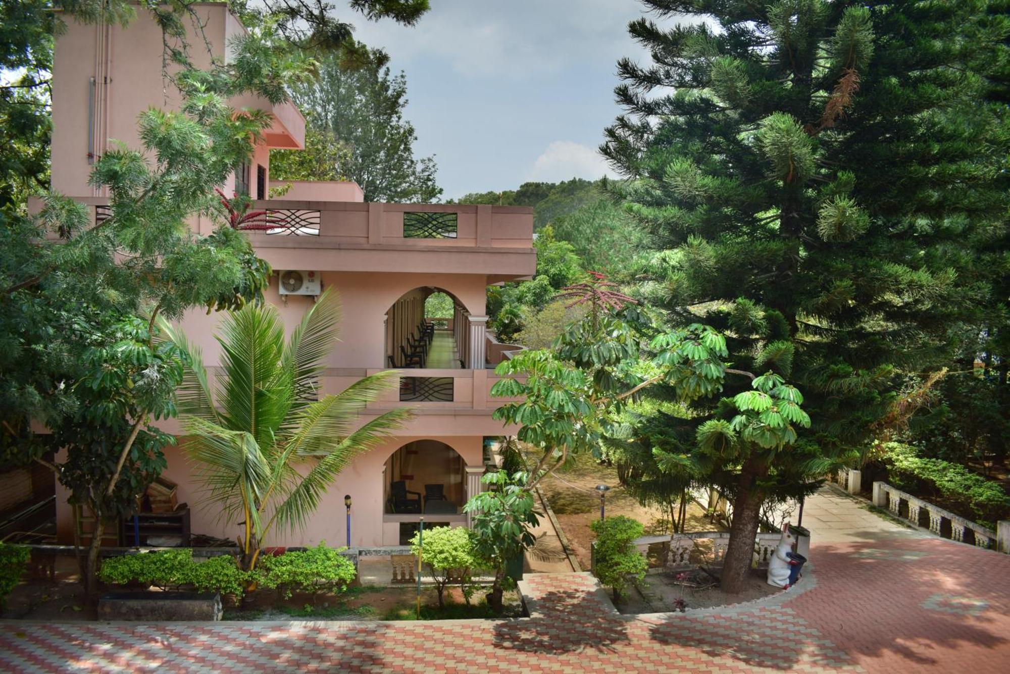 Jains Royal Palace Resorts Yelagiri Εξωτερικό φωτογραφία
