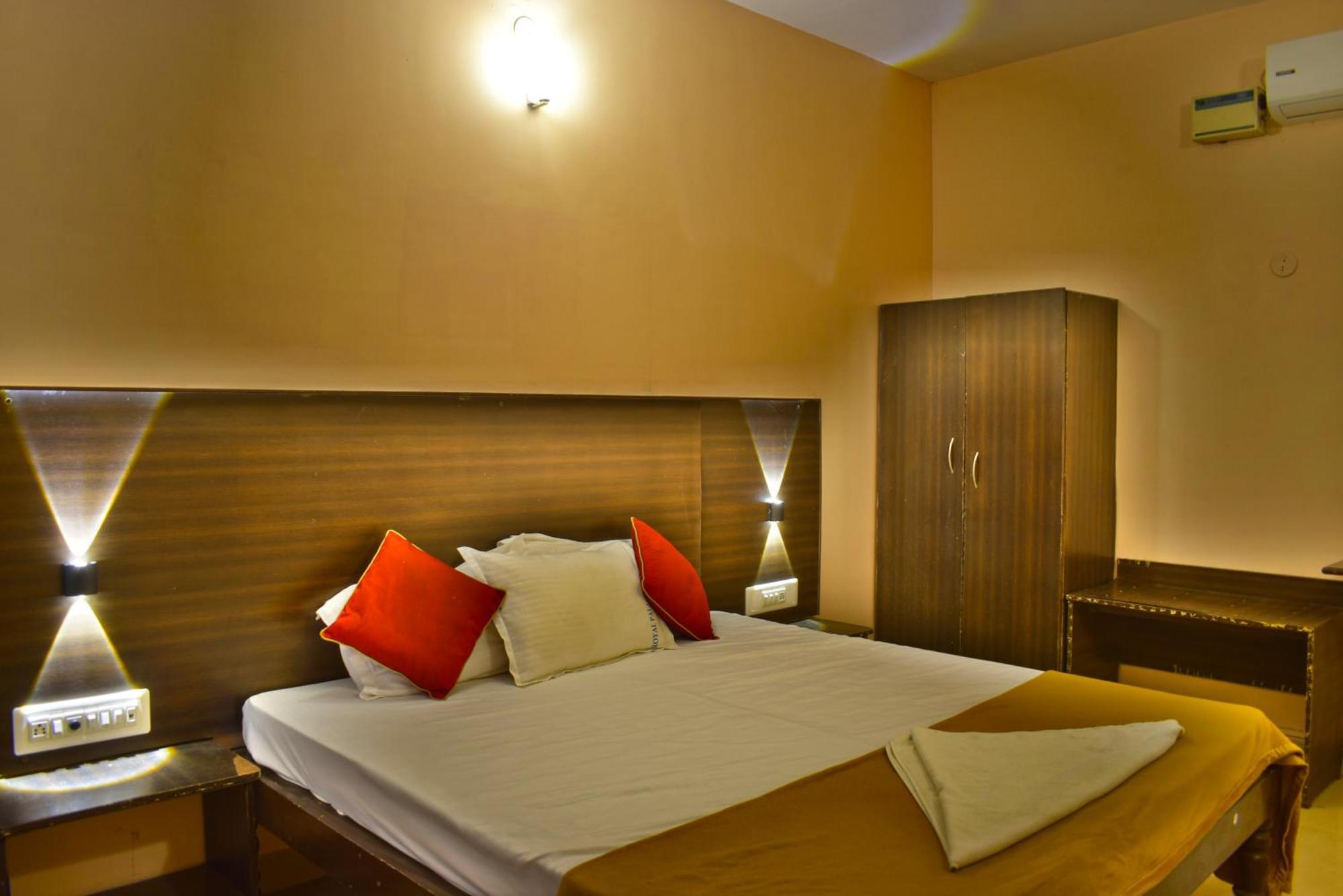 Jains Royal Palace Resorts Yelagiri Εξωτερικό φωτογραφία